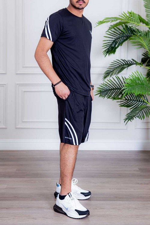 طقم رياضي رجالي قطعتين تيشيرت و شورت باللون الأسود المخطط بالأبيض من الجانبين