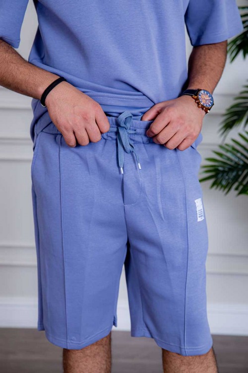 طقم رياضي رجالي تيشيرت و شورت لون موف بطبعات و جيوب من الأمام و الخلف و رباط في الخصر