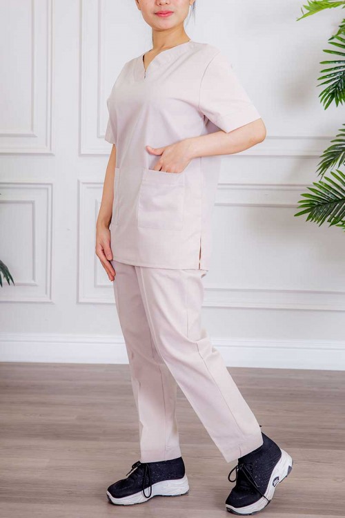 زي عاملة قطعتين متعددة الألوان بلوزة قصة سبعة بأكمام قصيرة و جيوب من الأمام و بنطلون طويل