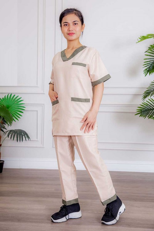 زي عاملة قطعتين متعددة الألوان بلوزة قصة سبعة بأكمام قصيرة و جيوب من الأمام و بنطلون طويل