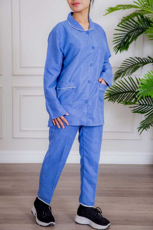 زي عاملة قطعتين متعددة الألوان بلوزة بياقة مطوية و جيوب و أزرار من الأمام ذو أكمام طويلة و بنطلون طويل