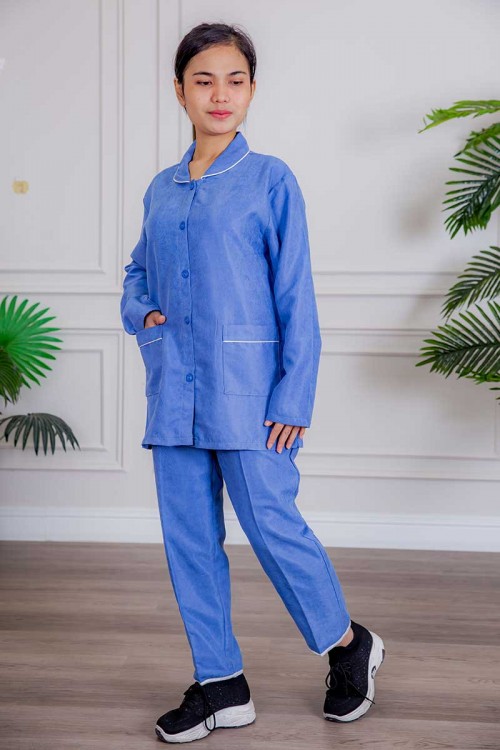 زي عاملة قطعتين متعددة الألوان بلوزة بياقة مطوية و جيوب و أزرار من الأمام ذو أكمام طويلة و بنطلون طويل