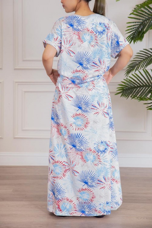 قميص نسائي طويل بكتابات و طبعات من الأمام مشجر من الخلف ذو أكمام قصيرة