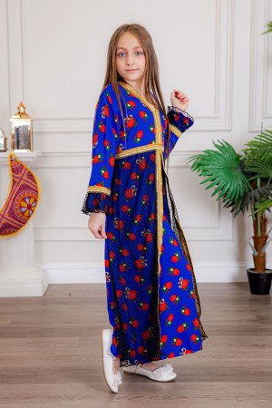 جلابية بناتي ماكسي لون أزرق مزينة بالورود بتطريز ذهبي من الأطراف و بقماش شيفون من الأمام و الأكمام و رباط من الخلف