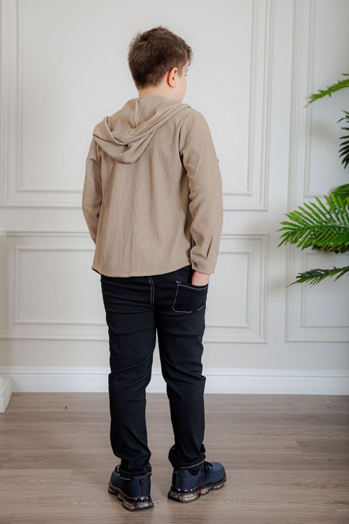 بدلة-ولادي-3-قطع-تيشيرت-لون-أبيض-بكتابات-بدون-أكمام-و-جاكيت-لون-بيج