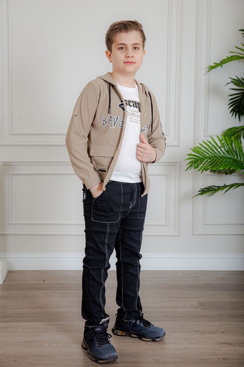 بدلة-ولادي-3-قطع-تيشيرت-لون-أبيض-بكتابات-بدون-أكمام-و-جاكيت-لون-بيج