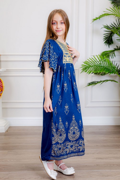جلابية بناتي لون أزرق مزينة بتطريز ذهبي ذو أكمام ميدي و رباط  من الأمام