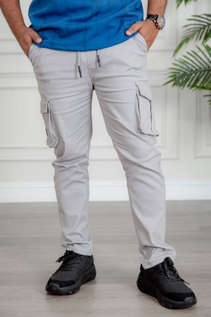 بنطلون رجالي متعدد الألوان بجيوب من الجانبين و الخلف و برباط في الخصر 