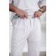 طقم رجالي قطعتين لون أبيض تيشيرت بكتابات مع بنطلون طويل بجيوب من الجانبين و الخلف و برباط في الخصر