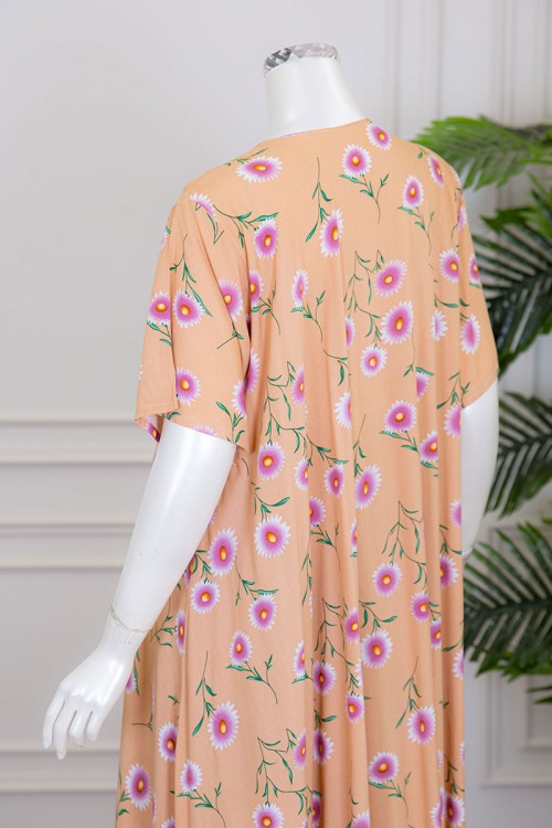 قميص نسائي متعدد الألوان مزين بطبعات من الورود بياقة سبعة و أكمام قصيرة