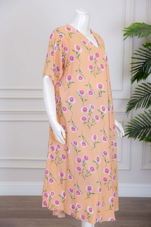 قميص نسائي متعدد الألوان مزين بطبعات من الورود بياقة سبعة و أكمام قصيرة