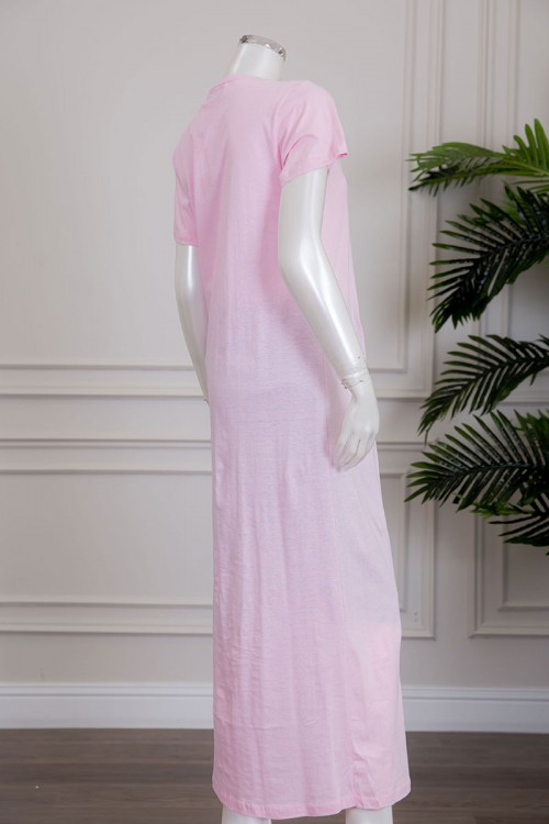 قميص نسائي جامبو لون رصاصي بياقة دائرية مزين بكتابات و طبعات من الأمام ذو أكمام قصيرة