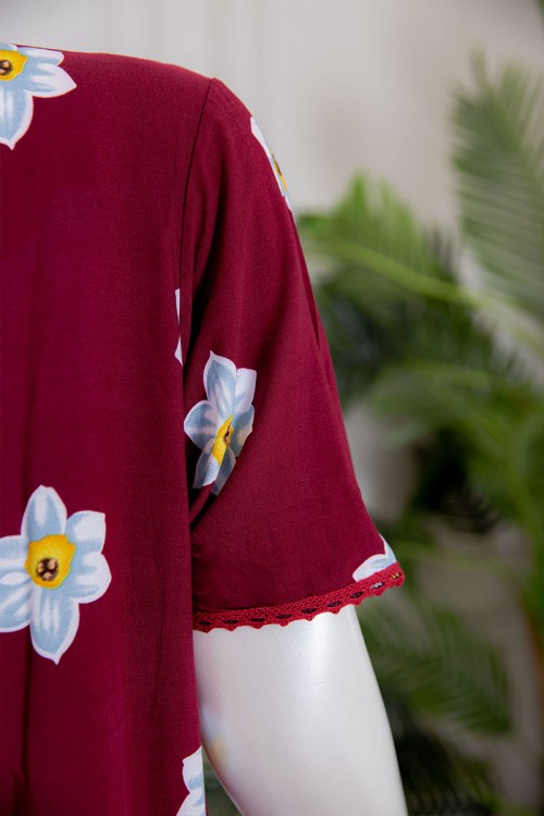 قميص نسائي مغربي طويل لون أحمر مزين بطبعات من الورود ذو أكمام قصيرة