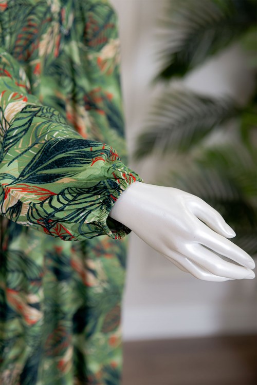 قميص نسائي جامبو طويل لون أخضر مشجر بياقة سبعة ذو أكمام طويلة بزم