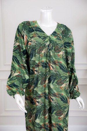 قميص نسائي جامبو طويل لون أخضر مشجر بياقة سبعة ذو أكمام طويلة بزم