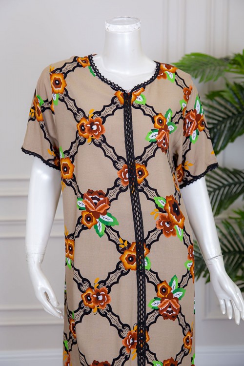 قميص نسائي طويل لون أصفر بياقة دائرية مزين بالورود ذو أكمام قصيرة