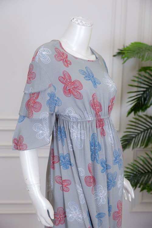 قميص نسائي طويل لون رصاصي مزين بورود ملونة بأكمام طبقات و زم من الخصر