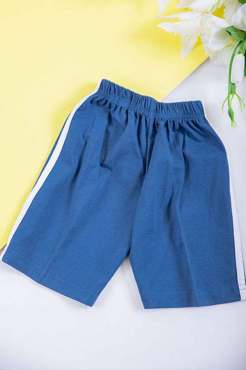 طقم ولادي قطعتين تيشيرت لون أحمر مزين بكتابات من الأمام مع شورت لون أزرق