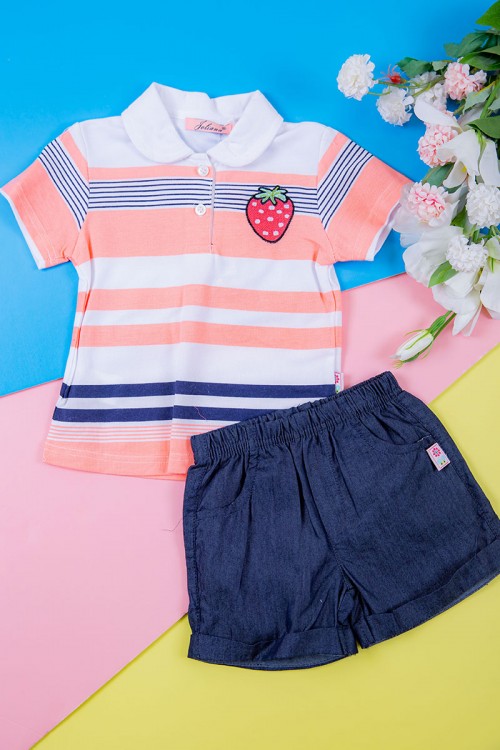 طقم بناتي قطعتين بلوزة مخططة متعدده الالوان بأزرار من الأمام مع شورت جينز بخصر مطاطي و جيوب من الجانبين