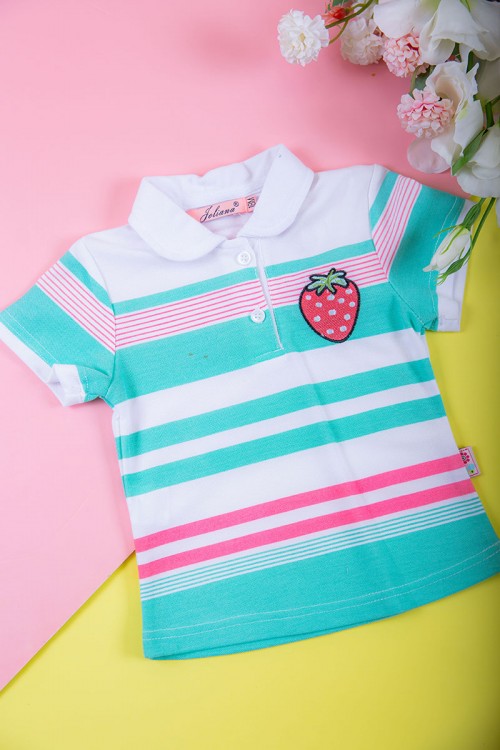 طقم بناتي قطعتين بلوزة مخططة متعدده الالوان بأزرار من الأمام مع شورت جينز بخصر مطاطي و جيوب من الجانبين