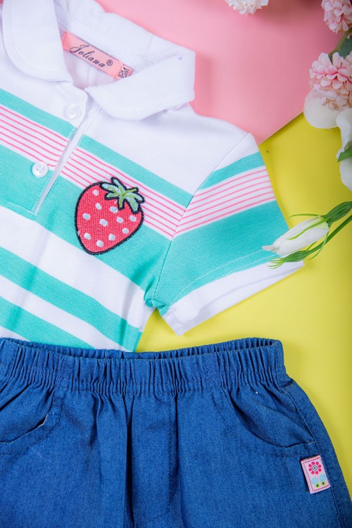 طقم بناتي قطعتين بلوزة مخططة متعدده الالوان بأزرار من الأمام مع شورت جينز بخصر مطاطي و جيوب من الجانبين