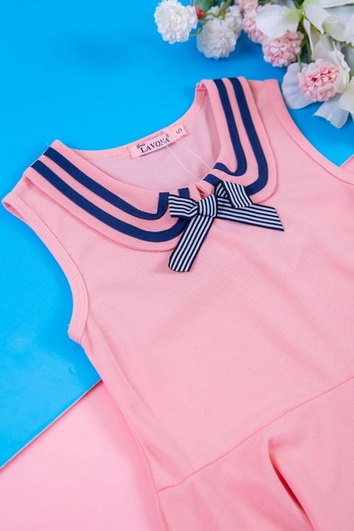 طقم بناتي قطعتين بلوزة مخططة متعدده الالوان بأزرار من الأمام مع شورت جينز بخصر مطاطي و جيوب من الجانبين