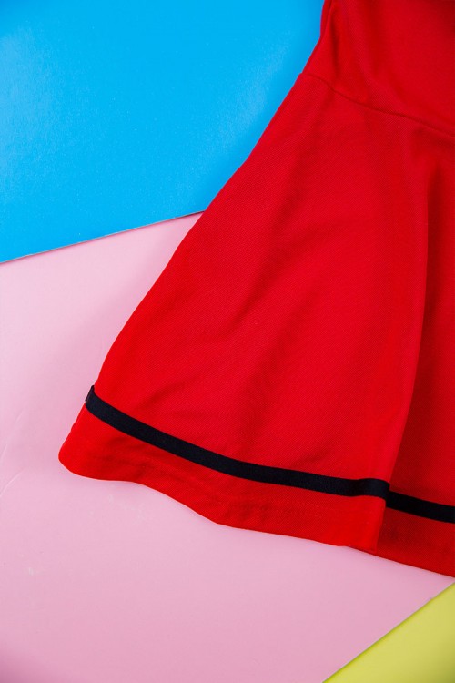 طقم بناتي قطعتين بلوزة مخططة متعدده الالوان بأزرار من الأمام مع شورت جينز بخصر مطاطي و جيوب من الجانبين