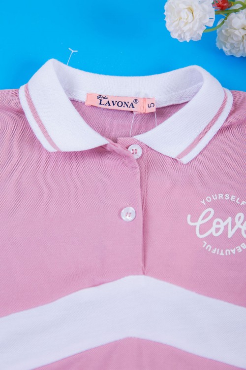 فستان بناتي متعدد الاوان بأكمام قصيرة و بأزرار و كتابات من الأمام مخطط