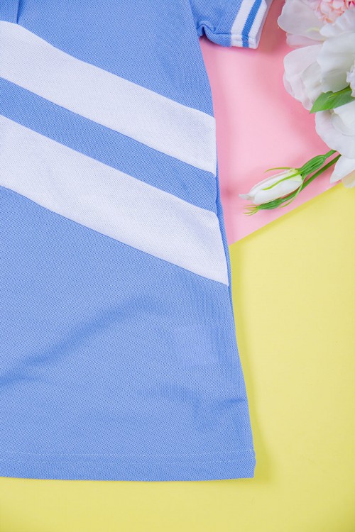 فستان بناتي متعدد الاوان بأكمام قصيرة و بأزرار و كتابات من الأمام مخطط