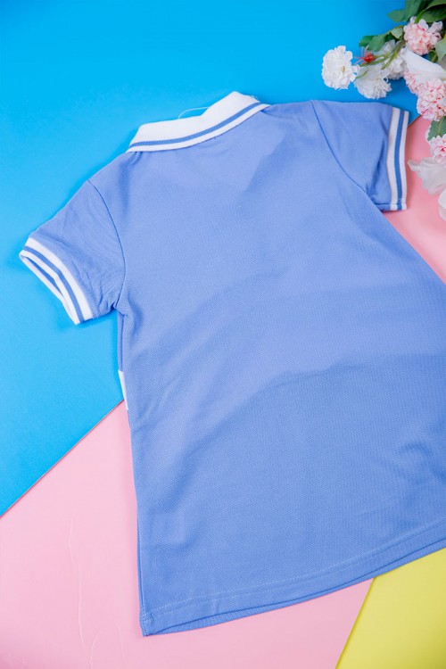 فستان بناتي متعدد الاوان بأكمام قصيرة و بأزرار و كتابات من الأمام مخطط