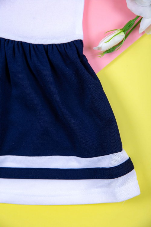 فستان بناتي متعدد الاوان بدون أكمام مخطط من الأطراف بأزرار و رسمة من الأمام