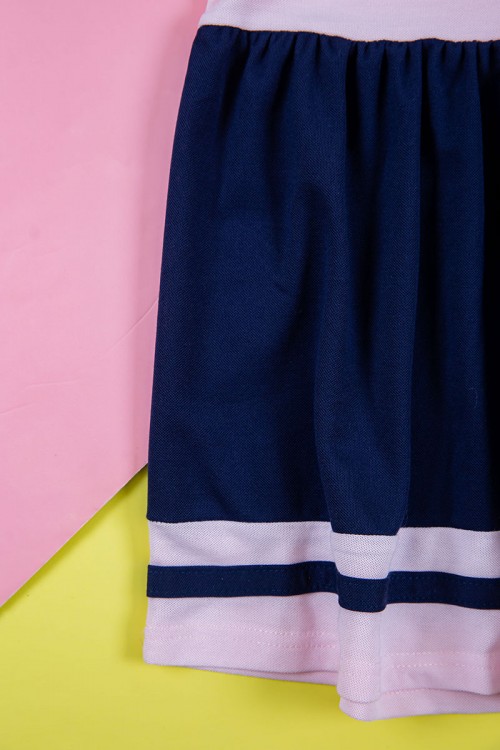 فستان بناتي متعدد الاوان بدون أكمام مخطط من الأطراف بأزرار و رسمة من الأمام