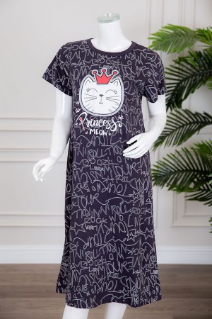 قميص نسائي ميدي متعدد الألوان بياقة دائرية مزين برسومات و كتابات ذو أكمام قصيرة