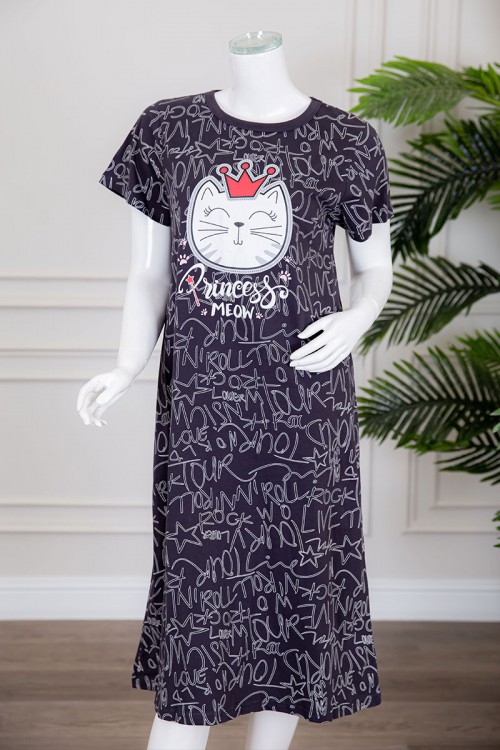 قميص نسائي ميدي متعدد الألوان بياقة دائرية مزين برسومات و كتابات ذو أكمام قصيرة