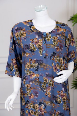 قميص نسائي طويل لون أزرق مشجر بياقة دائرية بأزرار من الأمام ذو أكمام قصيرة 