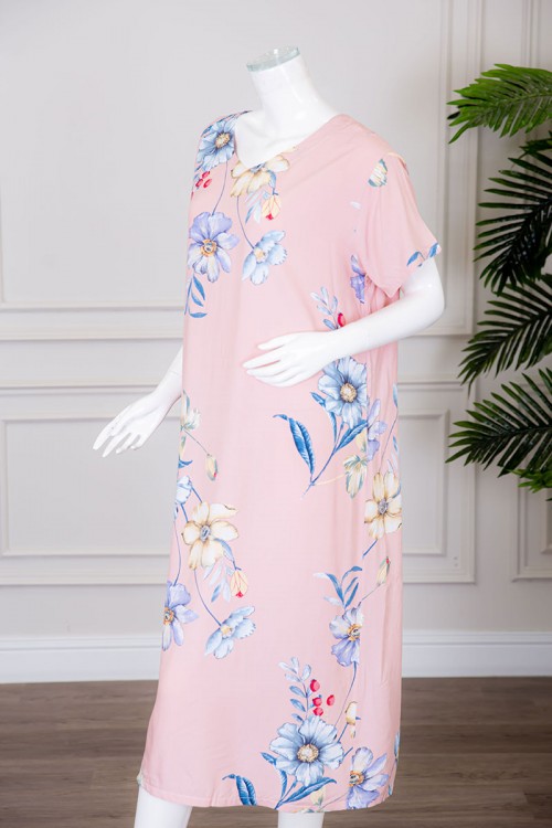 قميص نسائي ميدي لون وردي مشجر بياقة دائرية ذو أكمام قصيرة