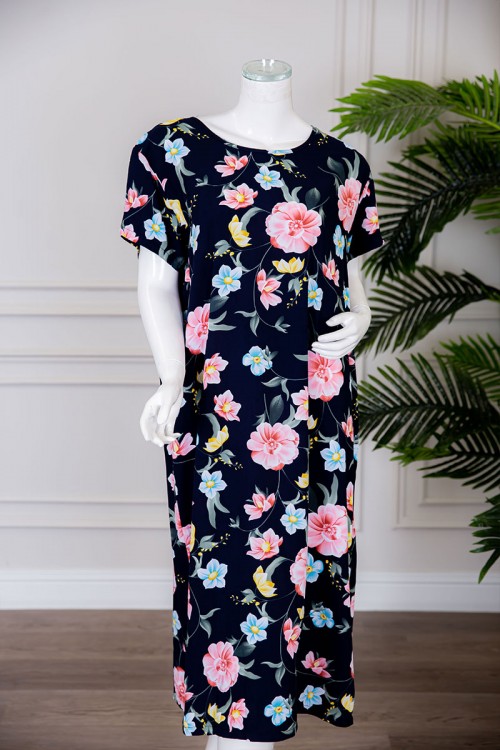 قميص ميدي لون كحلي مزين بالورود بياقة دائرية ذو أكمام قصيرة