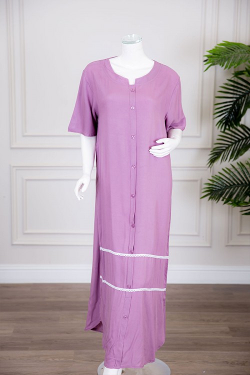 قميص نسائي طويل لون موف بياقة دائرية بأزرار من الأمام ذو أكمام قصيرة