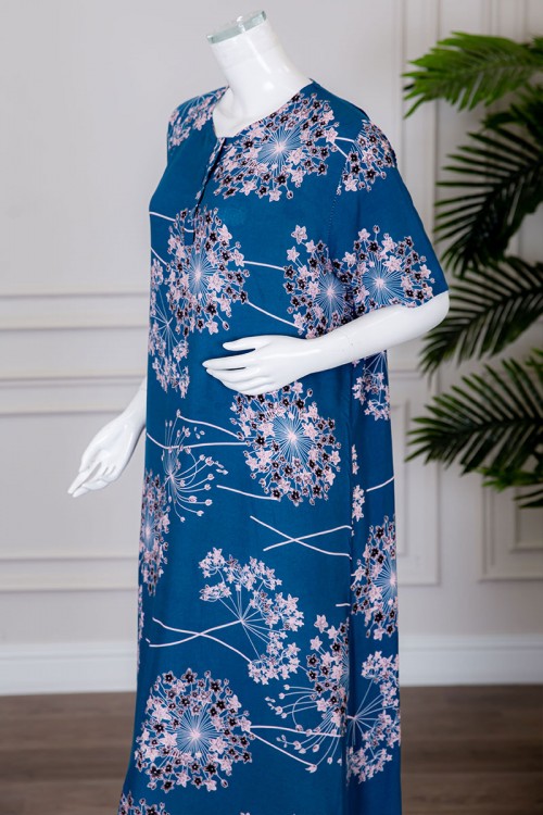 قميص نسائي طويل لون أزرق مزين بالورود ياقة دائرية بأزرار من الأمام ذو أكمام قصيرة