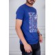 تيشيرت رجالي لون أزرق مزين بكتابات و رسومات ملونة من الأمام