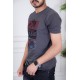 تيشيرت رجالي لون رصاصي مزين بكتابات و رسومات ملونة من الأمام