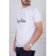 تيشيرت رجالي لون أبيض مزين بكتابات من الأمام