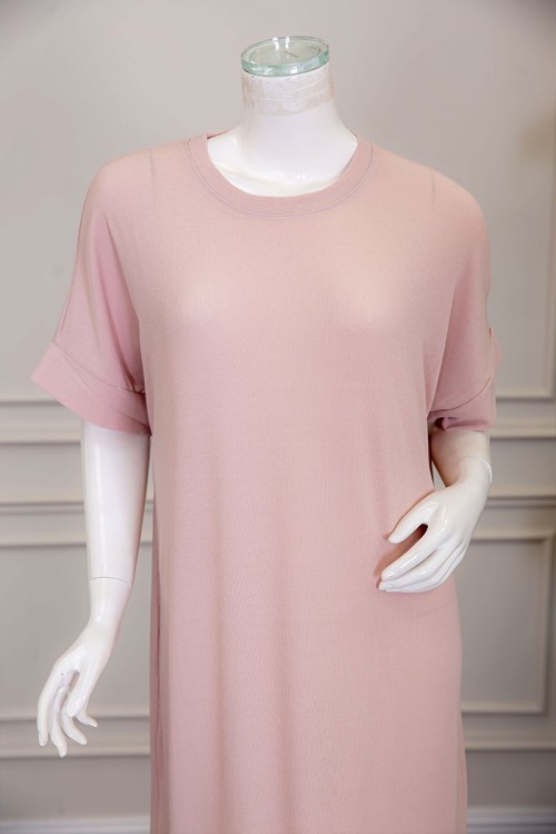 قميص نسائي لون أزرق مزين بنقوش صغيرة ياقة قصة سبعة و أكمام ميدي