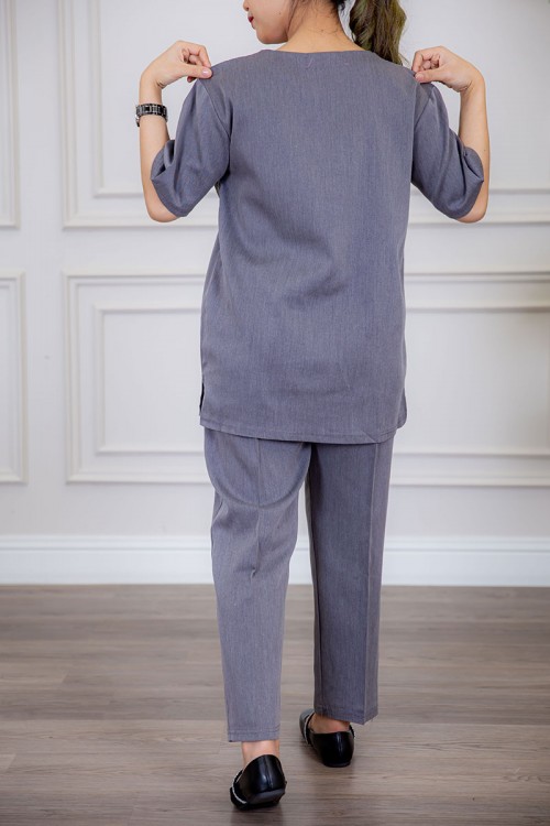 زي عاملة قطعتين متعددة الألوان بلوزة بياقة قصة سبعة بأزرار و جيوب من الأمام ذو أكمام ميدي و بنطلون طويل