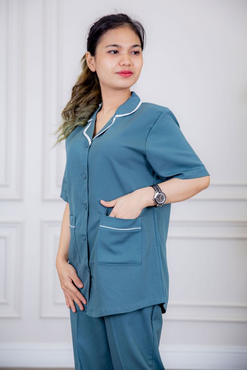 زي عاملة قطعتين متعددة الألوان بلوزة بياقة مطوية جيوب و أزرار من الأمام ذو أكمام ميدي و بنطلون طويل