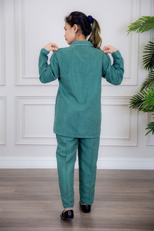 زي عاملة قطعتين متعددة الألوان بلوزة بياقة مطوية سحاب مخفي و جيوب من الأمام مزينة بفيونكة ذو أكمام طويلة و بنطلون طويل