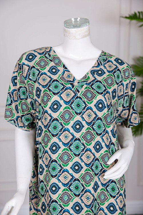 قميص نسائي ميدي بطبعات ملونة ياقة قصة سبعة ذو أكمام قصيرة