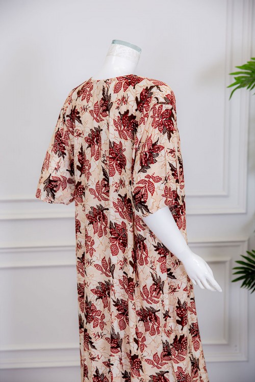 قميص نسائي طويل لون بيج مشجر بياقة كلفة مطرزة ذو أكمام ميدي