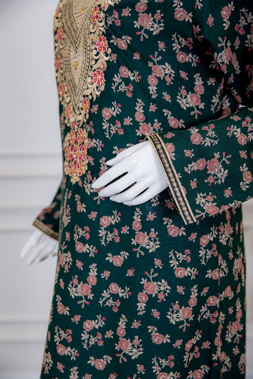 قميص نسائي طويل لون زيتي مشجر بياقة كلفة مطرزة ذو أكمام طويلة