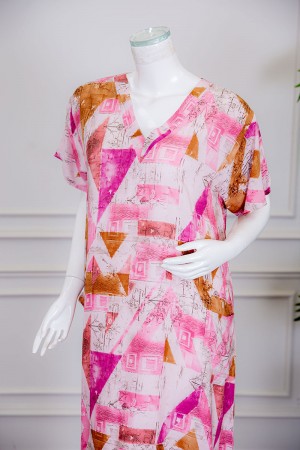 قميص نسائي ميدي ملون مزين بأشكال هندسية ياقة قصة سبعة و أكمام قصيرة